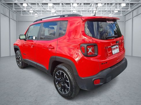 Certified 2023 Jeep Renegade Latitude image 3