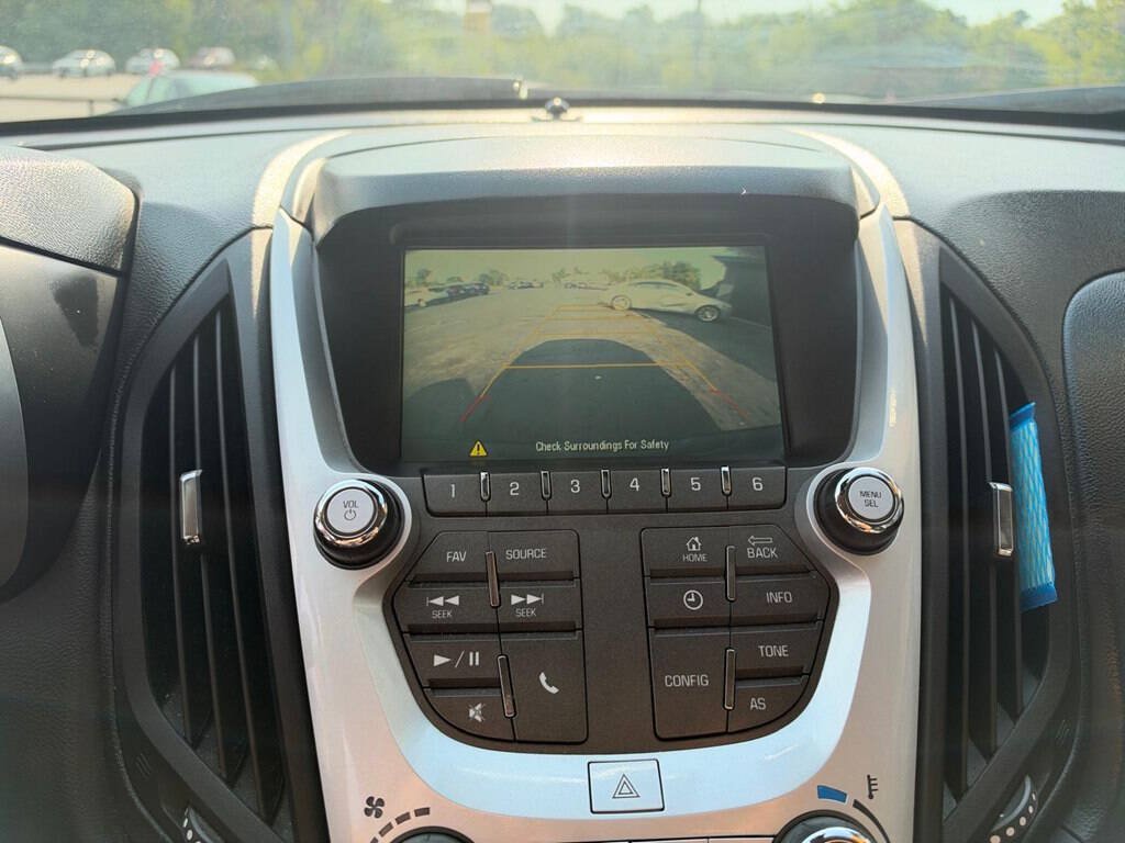 Used 2016 Chevrolet Equinox LTZ w/ Enhanced Convenience Package FWD image 16