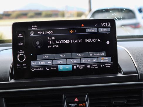 Certified 2025 Honda Pilot Touring image 13