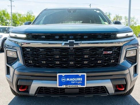 Used 2024 Chevrolet Traverse Z71 AWD/4WD image 3
