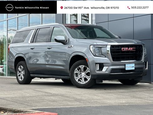 Used 2022 GMC Yukon XL SLE AWD/4WD image 1