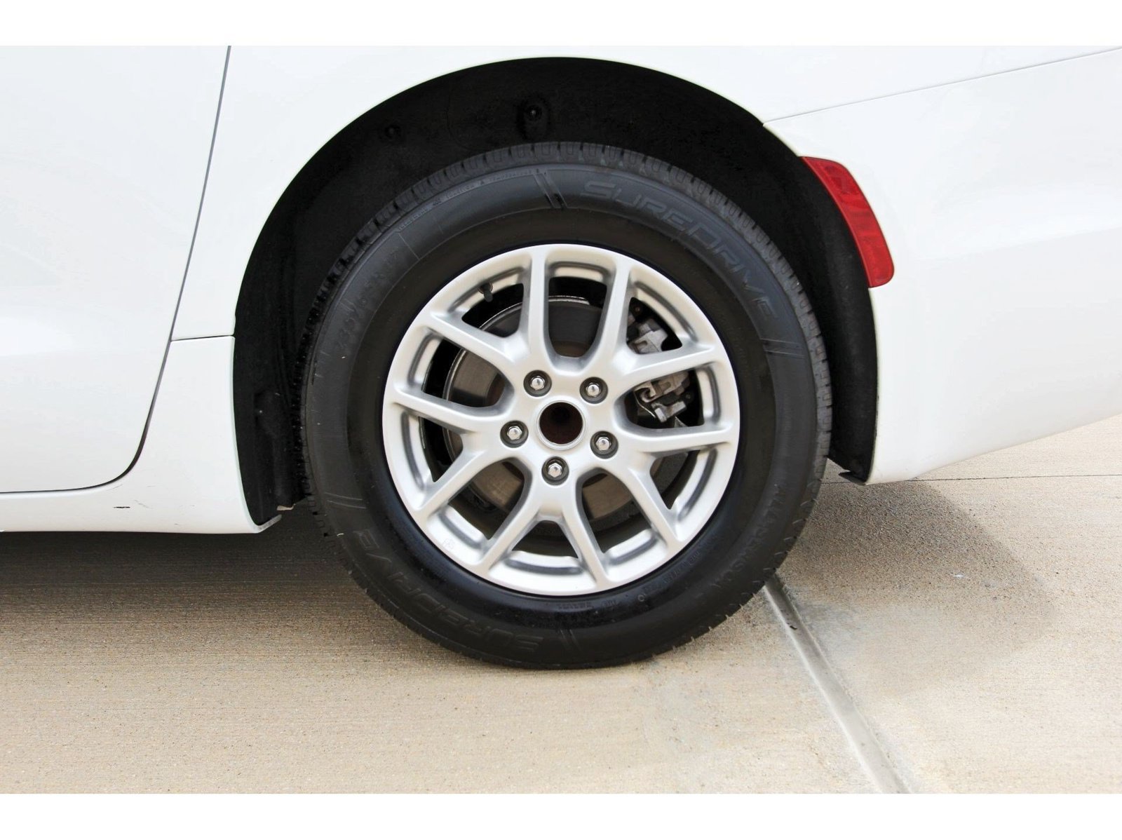 Used 2024 Chrysler Pacifica Touring-L FWD image 33