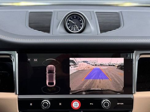 New 2026 Porsche Macan image 26