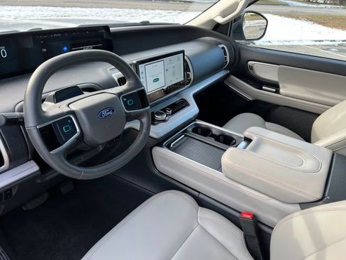 Certified 2025 Ford Expedition Max Active image 18