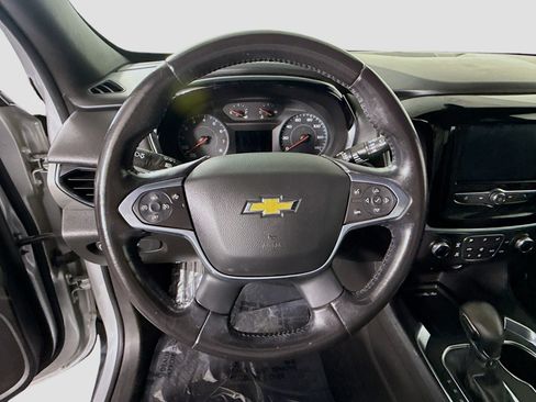Used 2022 Chevrolet Traverse LT image 13