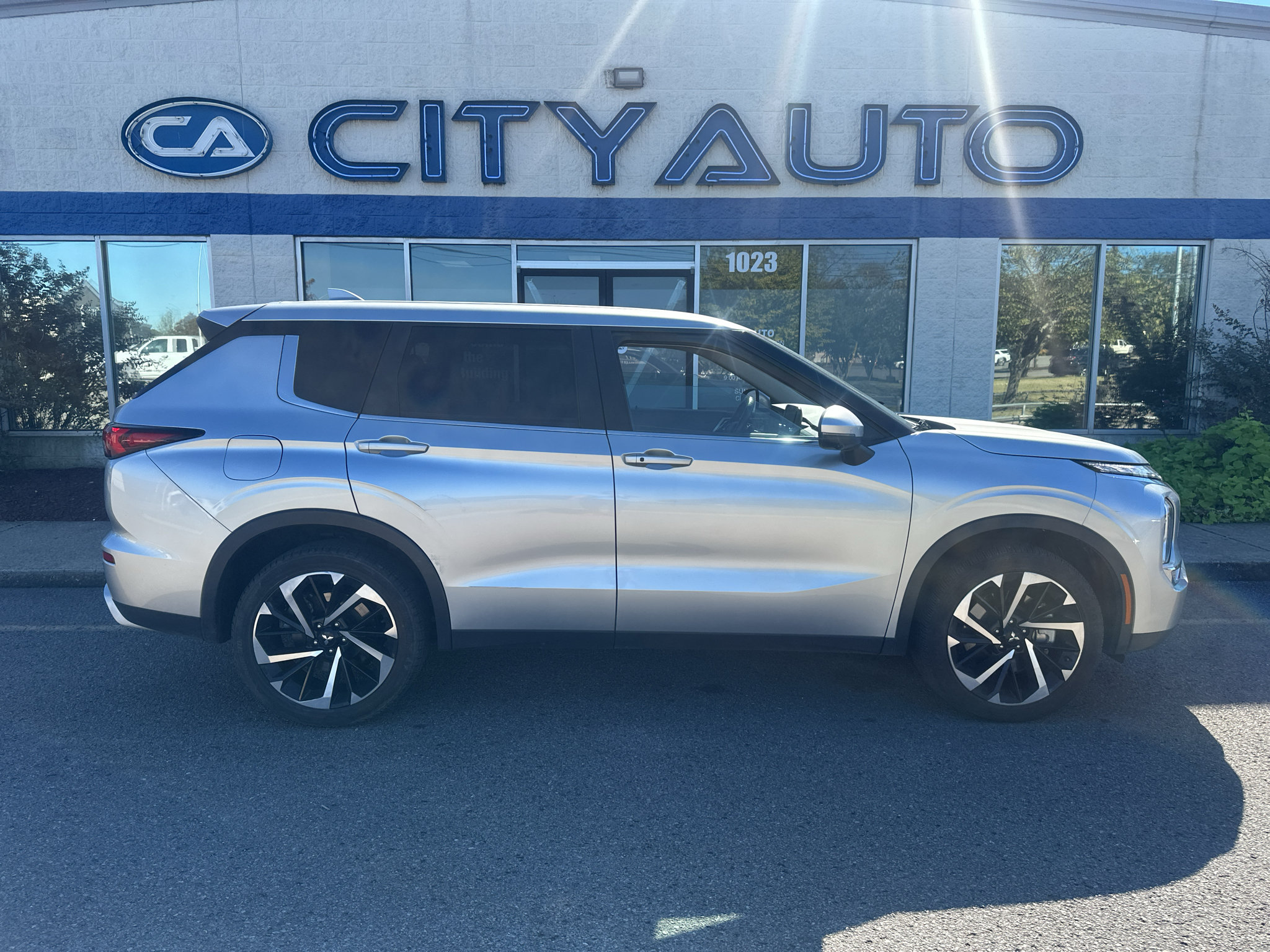 Used 2024 Mitsubishi Outlander SE FWD image 3