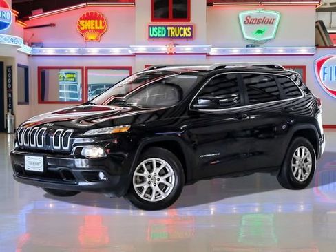 Used 2016 Jeep Cherokee Latitude image 2