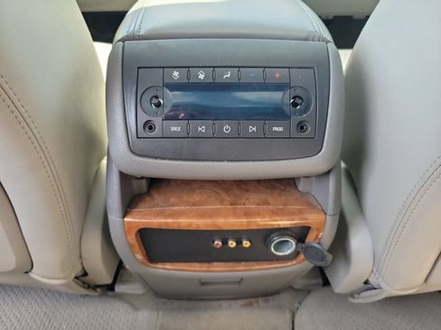 Used 2008 Buick Enclave CXL w/ Entertainment Package #2 FWD image 15