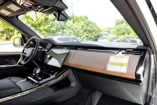 New 2026 Land Rover Range Rover Sport Dynamic SE AWD/4WD image 15