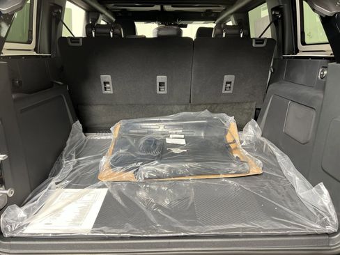 New 2025 Ford Bronco Raptor image 25