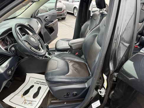 Used 2014 Jeep Cherokee Limited w/ Technology Group FWD image 16