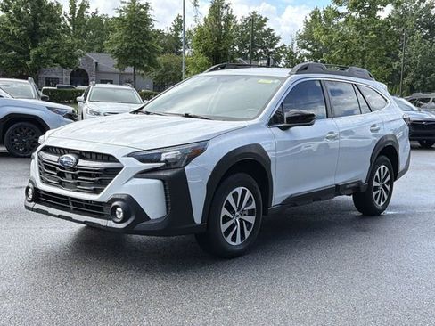 Used 2025 Subaru Outback Premium AWD/4WD image 7