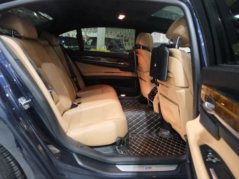 Used 2015 BMW 750Li xDrive AWD/4WD image 26