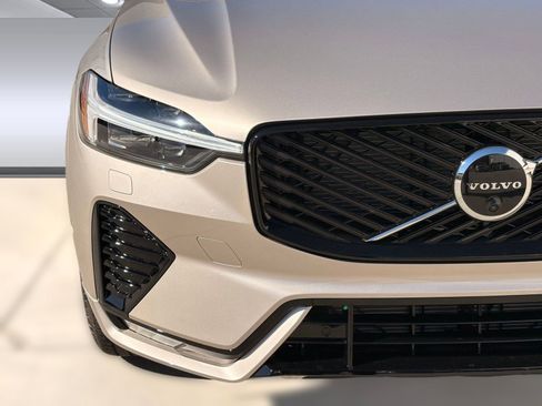 New 2026 Volvo XC60 B5 Ultra w/ Climate Package image 11