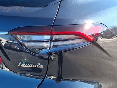 Used 2022 Maserati Levante Modena image 12
