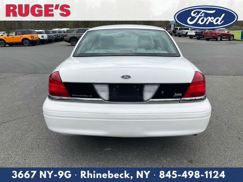 Used 2011 Ford Crown Victoria LX w/ Comfort Appearance Pkg RWD image 4