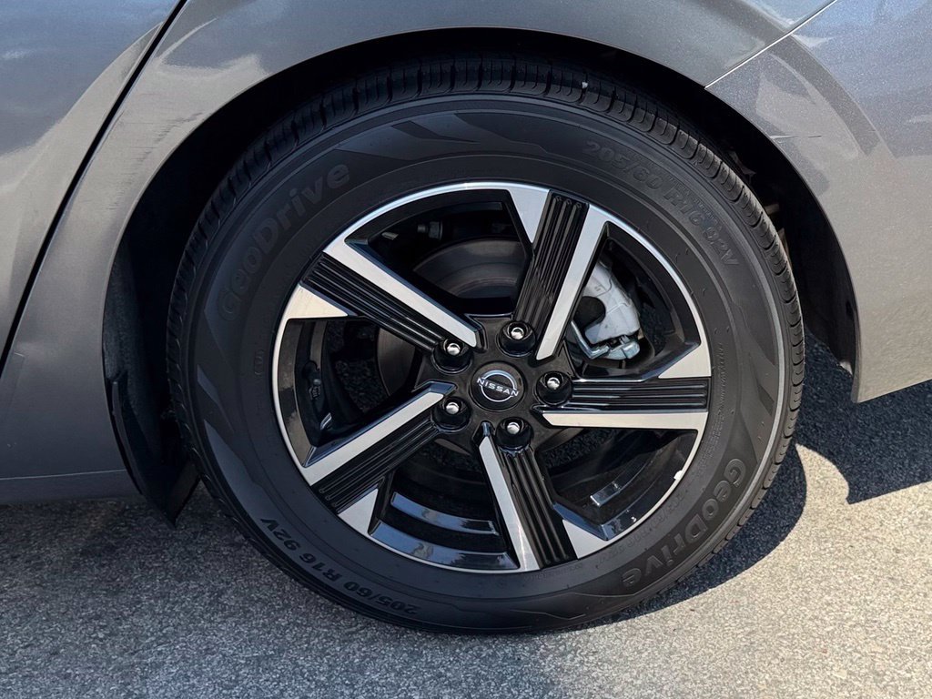 Certified 2024 Nissan Sentra SV FWD image 9