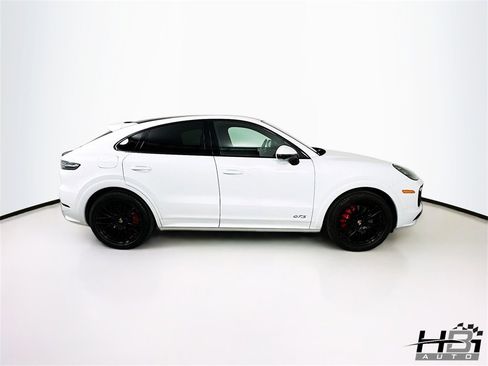 Used 2022 Porsche Cayenne GTS w/ Premium Package Plus image 5