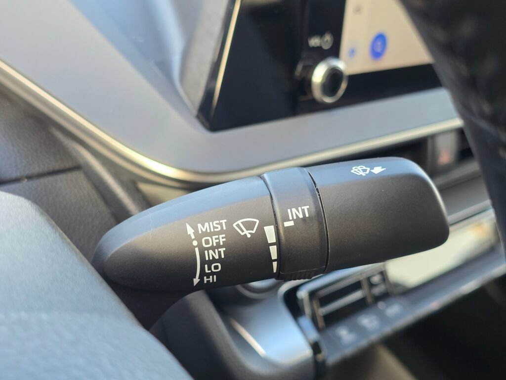 Used 2023 Toyota Prius LE FWD image 23