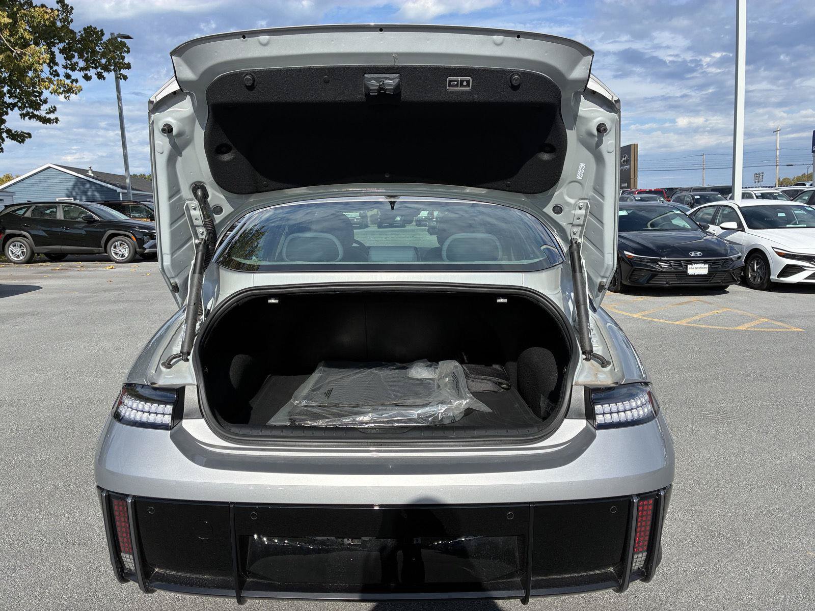 New 2024 Hyundai Ioniq 6 SEL AWD/4WD image 10
