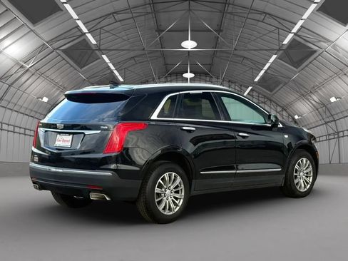 Used 2017 Cadillac XT5 Luxury AWD/4WD image 7
