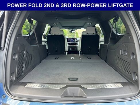 Used 2025 Chevrolet Suburban Premier w/ Sun And Tow Package RWD image 17