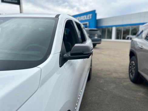 New 2026 Chevrolet Traverse LT w/ Driver Confidence Package FWD image 12