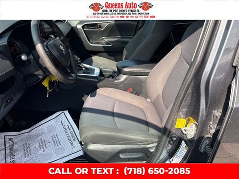 Used 2019 Toyota RAV4 LE w/ All Weather Liner Package AWD/4WD image 10