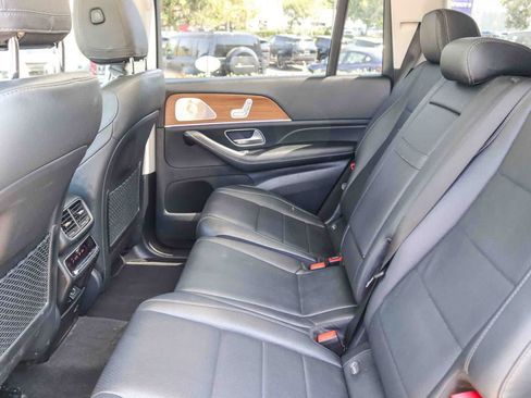 Used 2023 Mercedes-Benz GLS 450 4MATIC image 17