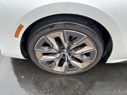 Certified 2025 BMW 740i image 35