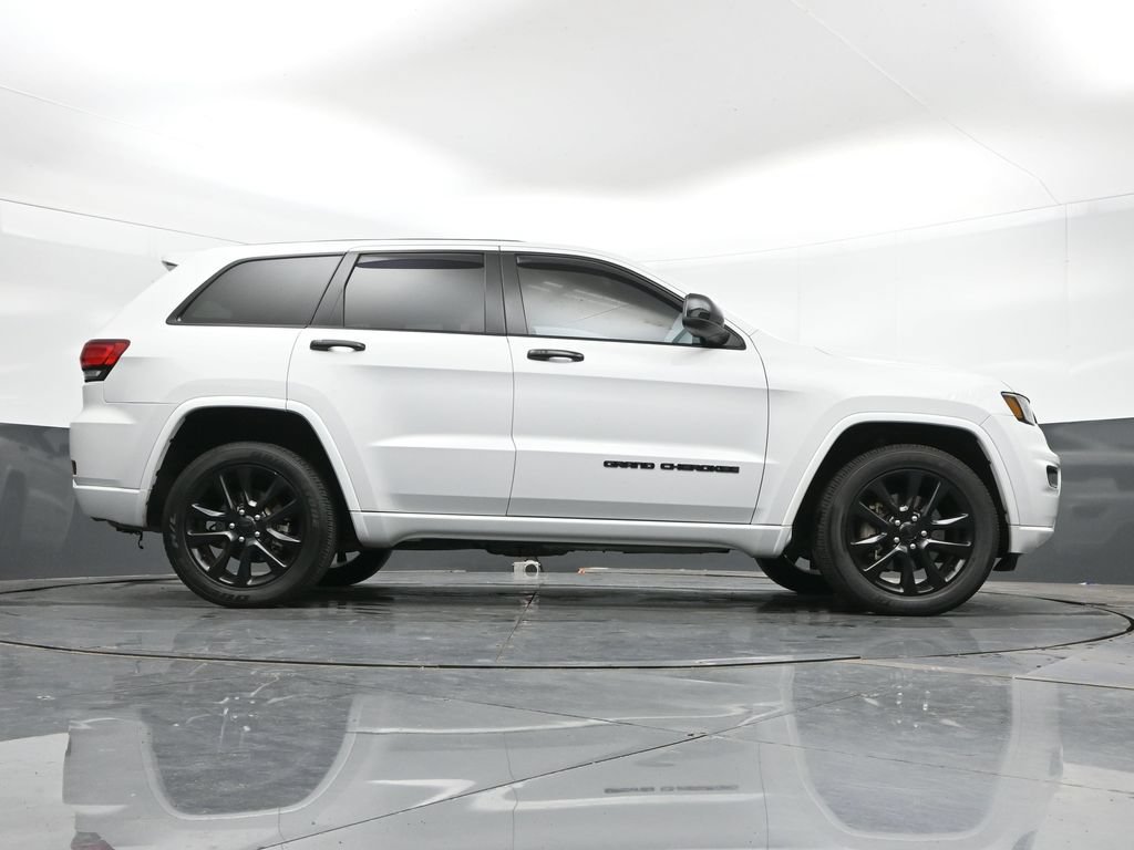 Used 2021 Jeep Grand Cherokee Laredo X AWD/4WD image 44