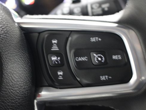 Used 2025 Jeep Wrangler Unlimited Sahara AWD/4WD image 13