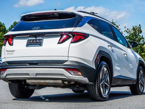 Used 2025 Hyundai Tucson SEL FWD image 12
