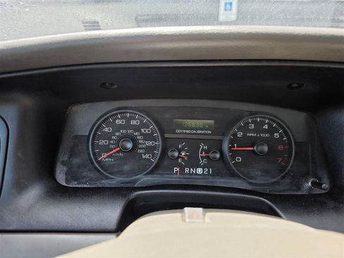 Used 2011 Ford Crown Victoria Police Interceptor w/ Comfort & Convenience Group RWD image 4