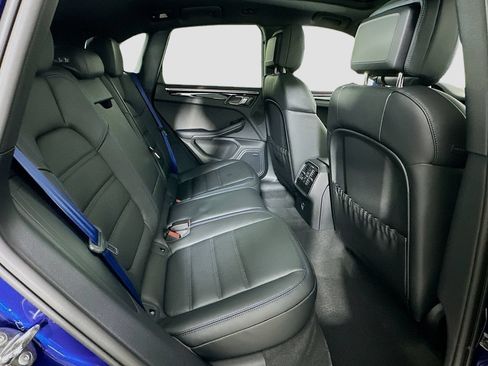 Certified 2026 Porsche Macan AWD/4WD image 25