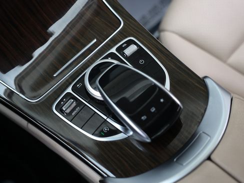 Used 2015 Mercedes-Benz C 300 Sedan image 41