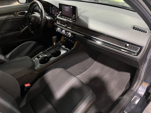 Used 2025 Honda Civic Sport image 14