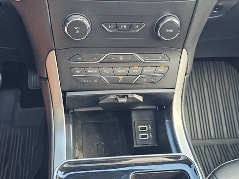Used 2019 Ford Edge SEL w/ Convenience Package AWD/4WD image 31