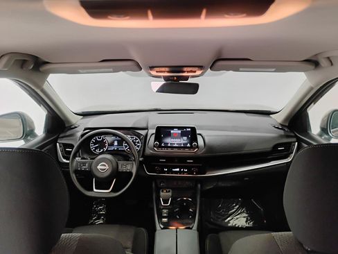 Used 2024 Nissan Rogue SV FWD image 64