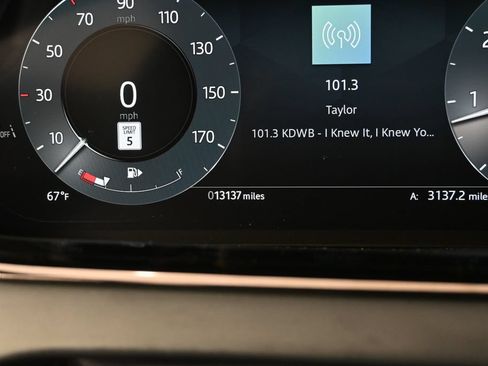 Used 2024 Land Rover Range Rover Evoque Dynamic SE AWD/4WD image 26