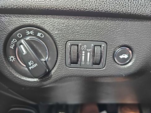 Used 2021 Chrysler 300 S image 37