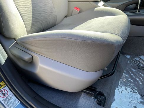 Used 2012 Toyota RAV4 4WD image 28