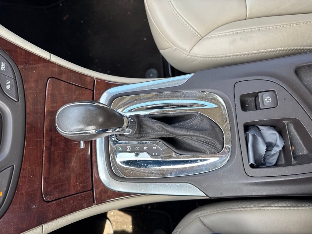 Used 2016 Buick Regal FWD image 25