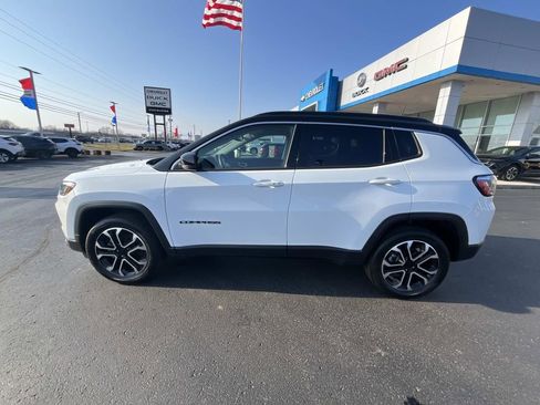 Used 2022 Jeep Compass Limited image 4