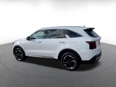 Used 2024 Kia Sorento S FWD image 10