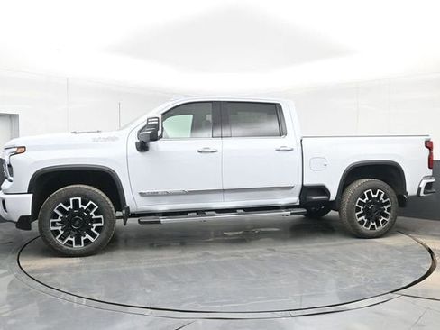 New 2026 Chevrolet Silverado 2500 High Country w/ High Country Premium Package AWD/4WD image 11