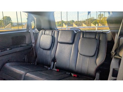 Used 2019 Dodge Grand Caravan GT image 11