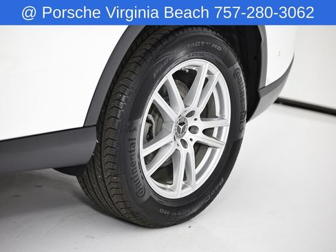 Used 2025 Mercedes-Benz GLC 300 4MATIC image 15