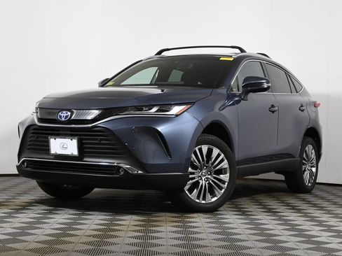 Used 2024 Toyota Venza XLE AWD/4WD image 1
