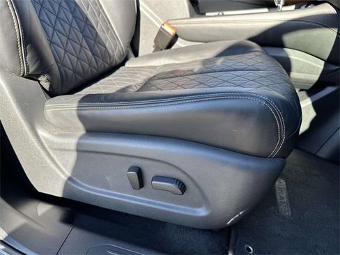 Used 2023 Nissan Murano Platinum image 11